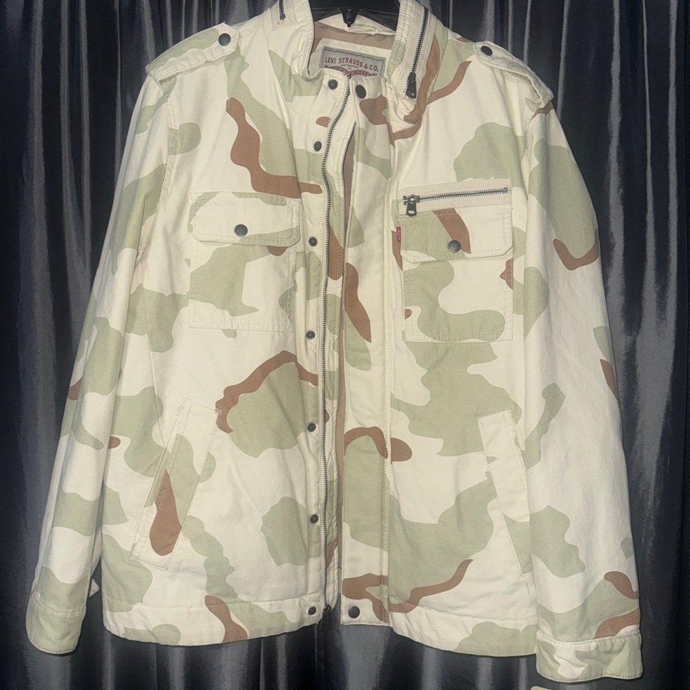 Levi's Men's White and Brown Camo Field Jacket
